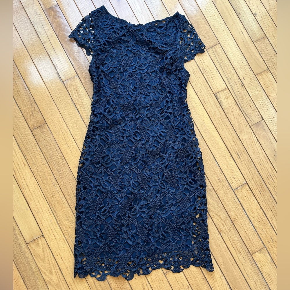 Alice + Olivia Clover Dress SZ 10 Lace Open Back Knee Length